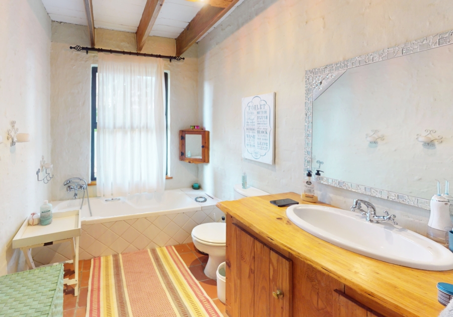 To Let 5 Bedroom Property for Rent in Rheenendal Western Cape